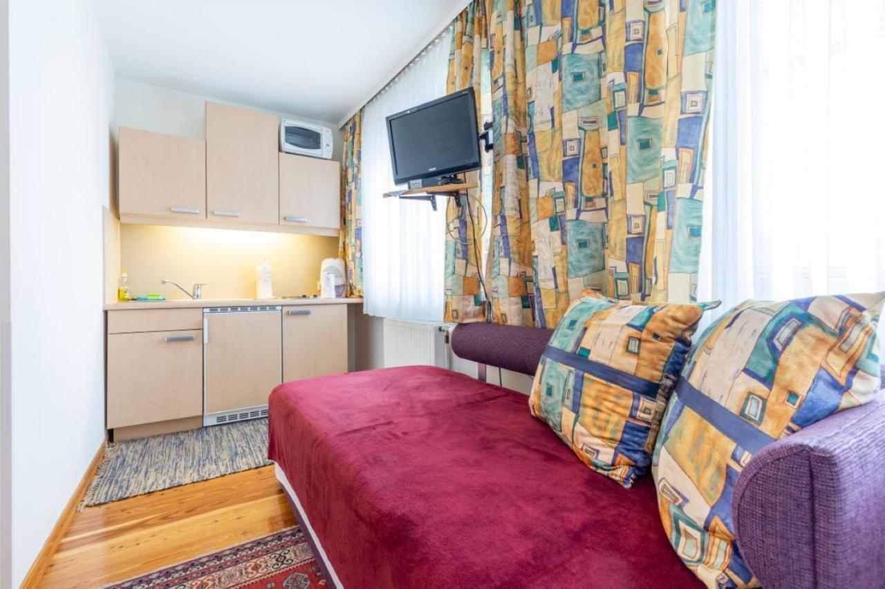 Apartamento Haus Zu Den Zwei Eichen Perchtoldsdorf Exterior foto