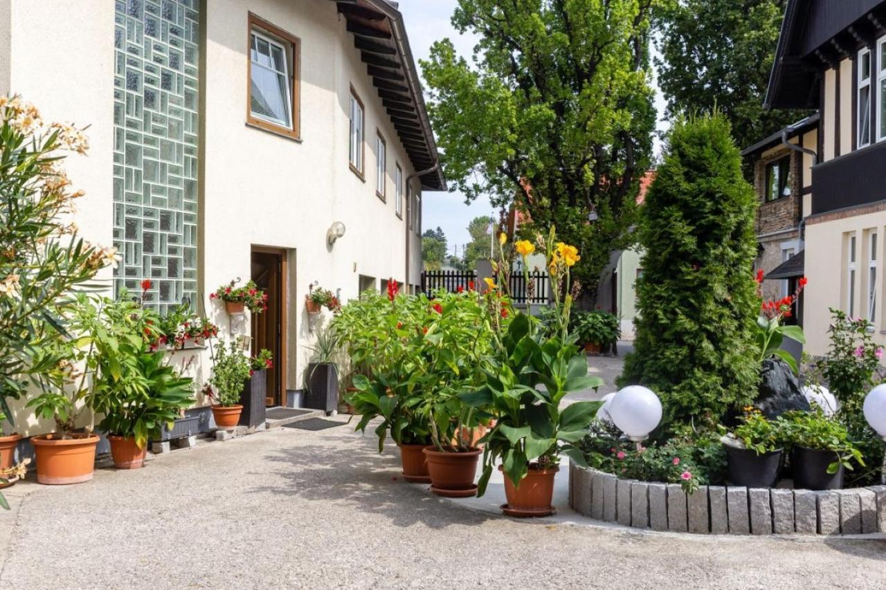 Apartamento Haus Zu Den Zwei Eichen Perchtoldsdorf Exterior foto