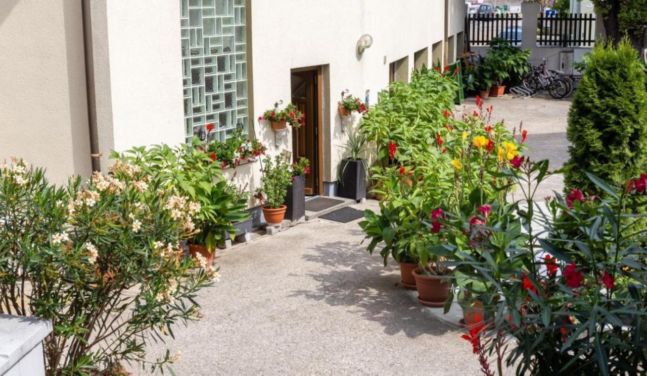 Apartamento Haus Zu Den Zwei Eichen Perchtoldsdorf Exterior foto