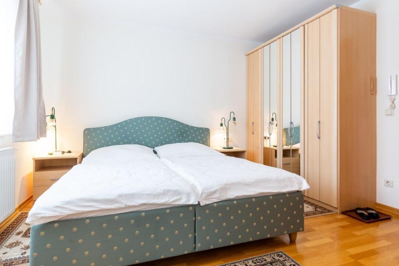 Apartamento Haus Zu Den Zwei Eichen Perchtoldsdorf Exterior foto