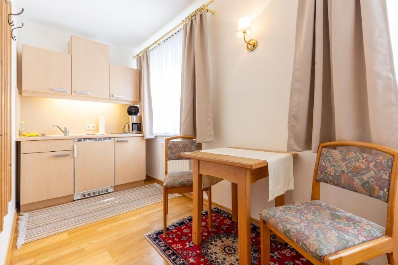 Apartamento Haus Zu Den Zwei Eichen Perchtoldsdorf Exterior foto