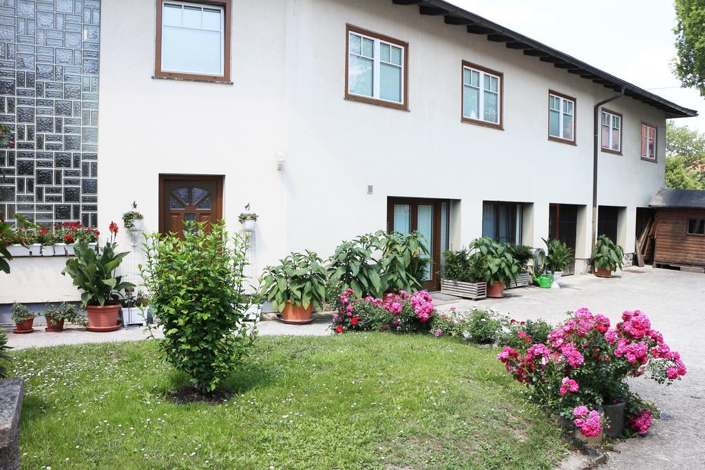 Apartamento Haus Zu Den Zwei Eichen Perchtoldsdorf Exterior foto