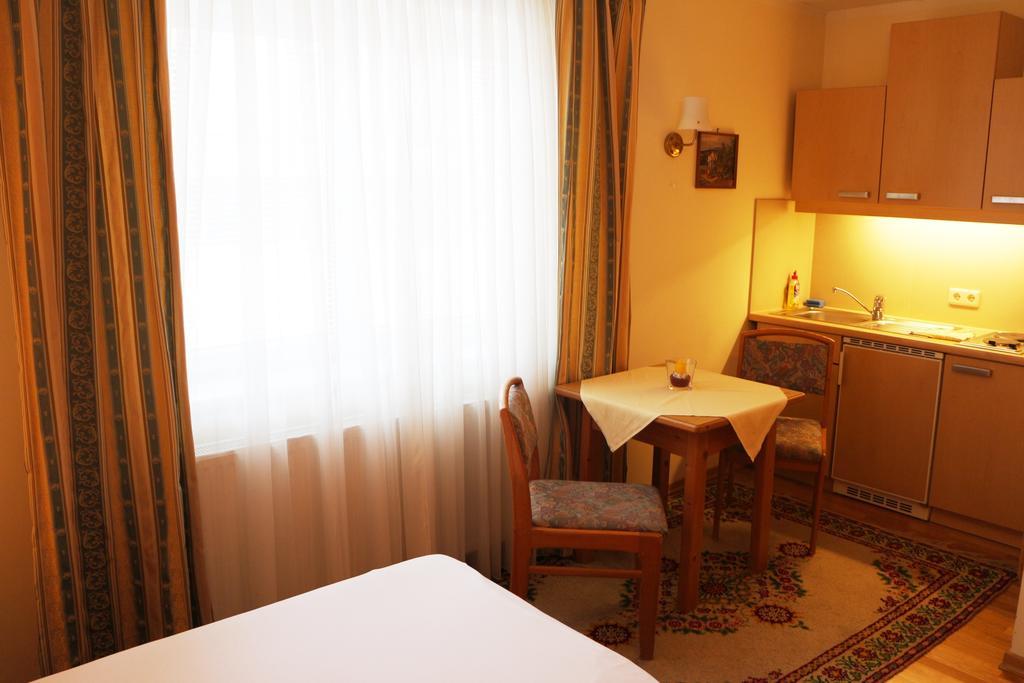 Apartamento Haus Zu Den Zwei Eichen Perchtoldsdorf Exterior foto